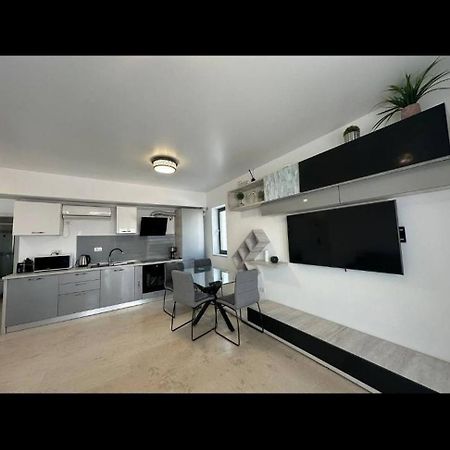 Seafront Papaya Apartment Navodari Exterior photo